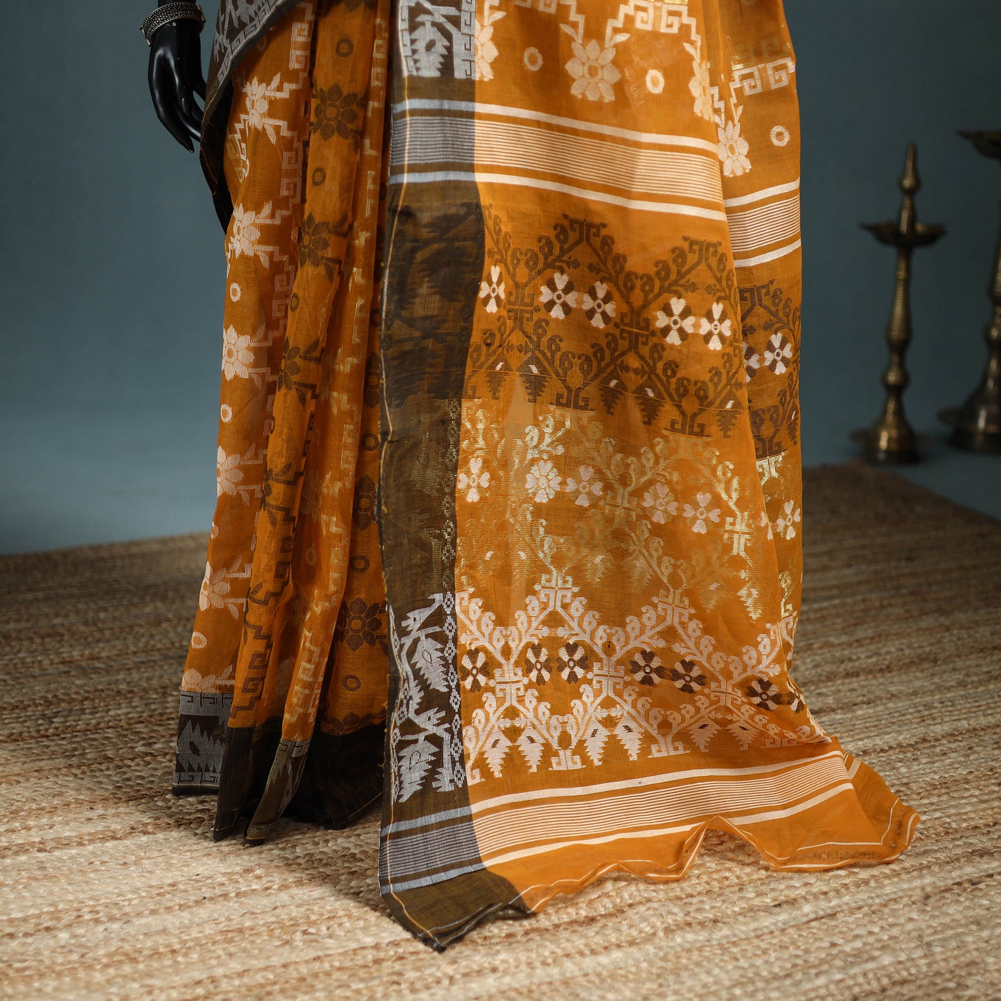 Pure Cotton Handloom Bengal Tant Saree with Zari & Thread Work 10