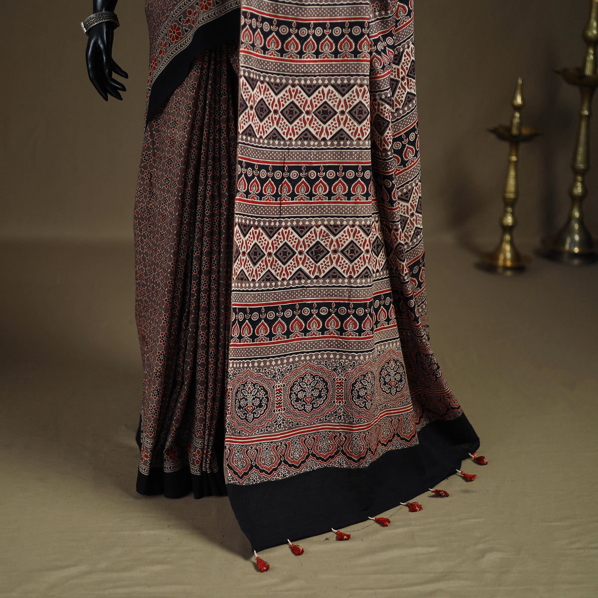 Ajrakh Hand Block Print Natural Dyed Pure Mul Cotton Saree 20