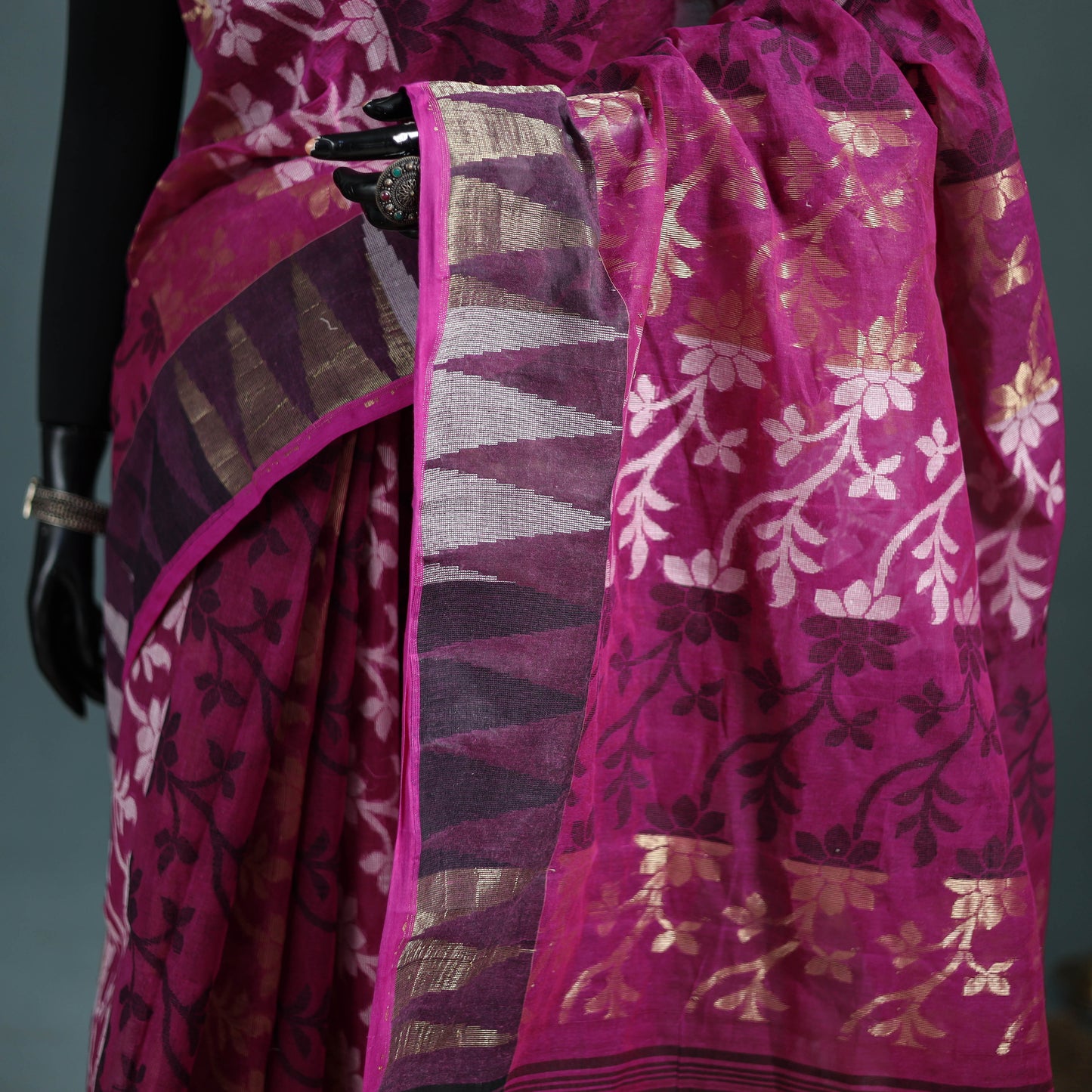 Pure Cotton Handloom Bengal Tant Saree with Zari & Thread Work 13