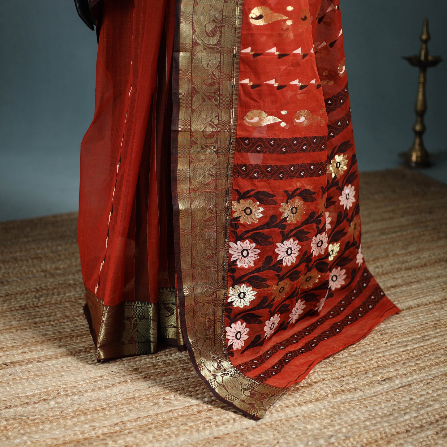Pure Cotton Handloom Bengal Tant Saree with Zari & Thread Work 14