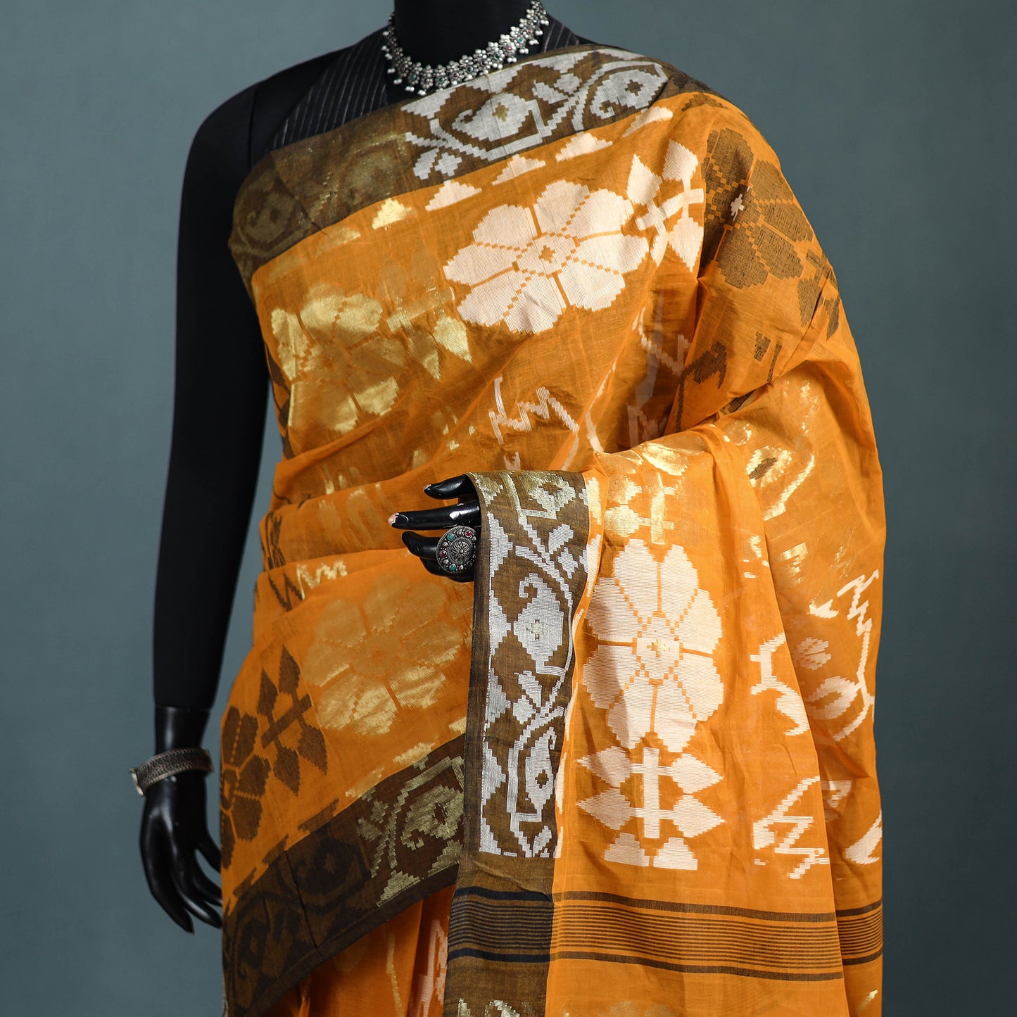 Pure Cotton Handloom Bengal Tant Saree with Zari & Thread Work 16