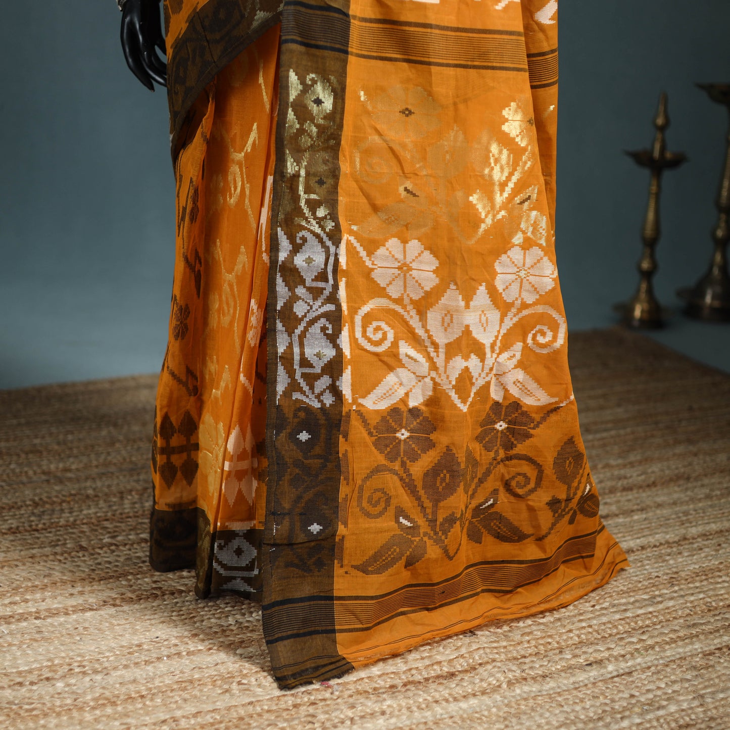Pure Cotton Handloom Bengal Tant Saree with Zari & Thread Work 16