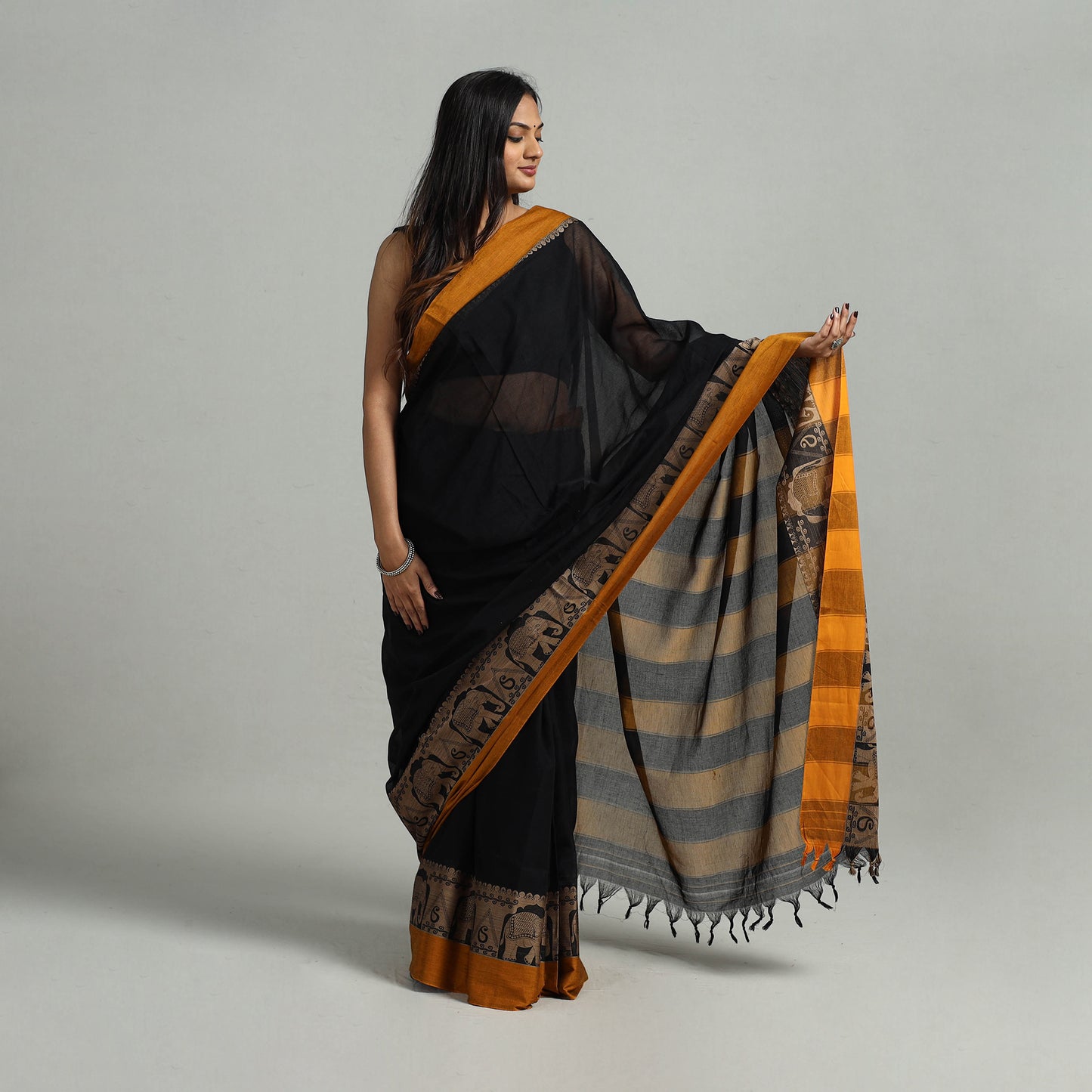 Black - Cotton Thread Border Dharwad Saree 01