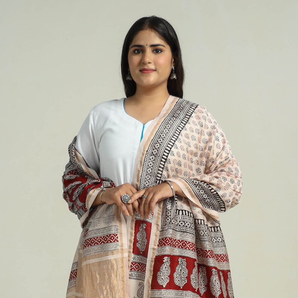 Beige - Traditional Maheshwari Silk Bagh Print Dupatta 08