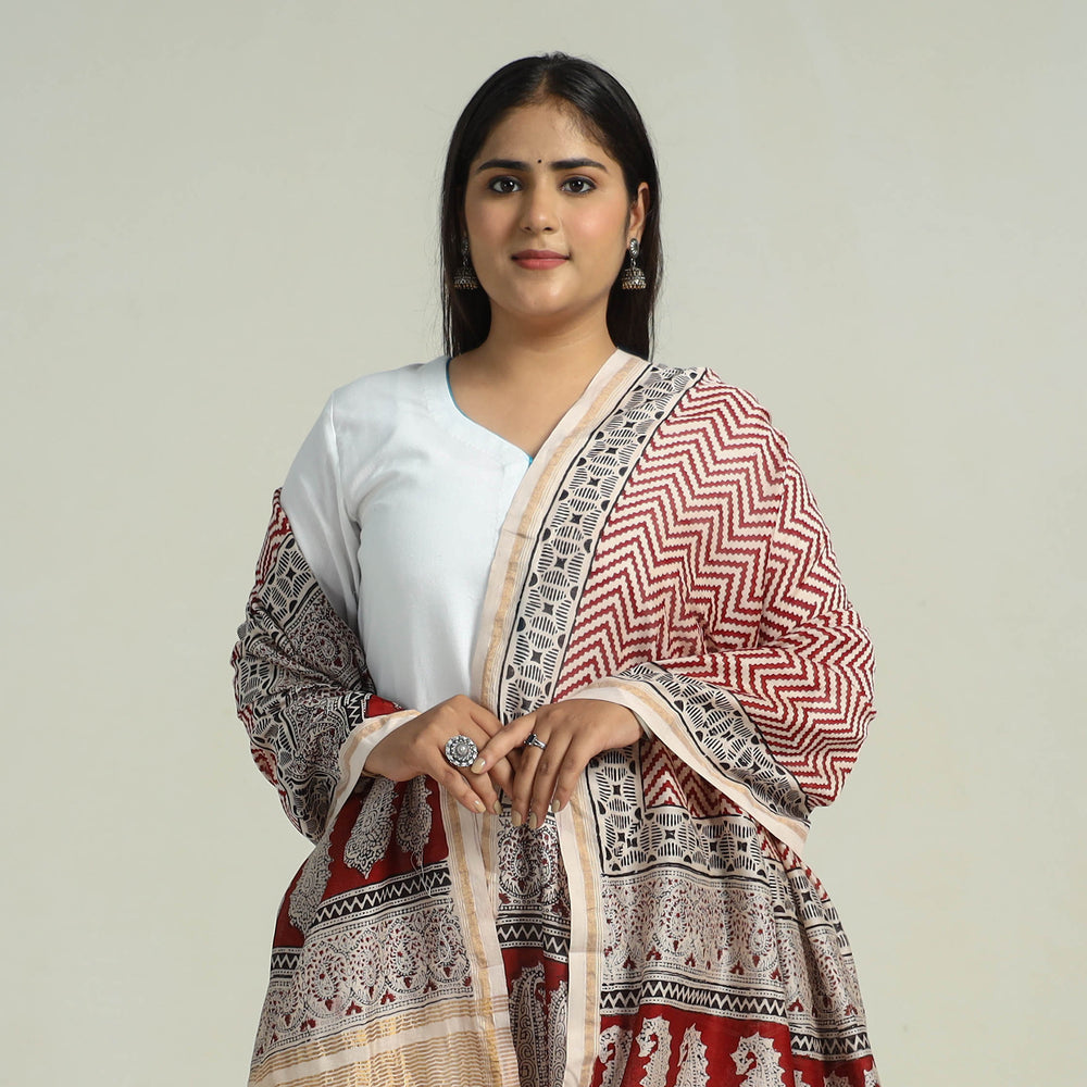 Red - Traditional Maheshwari Silk Bagh Print Dupatta 10