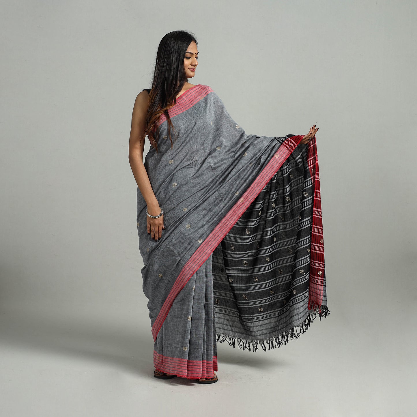 Grey - Cotton Thread Border Dharwad Saree 02