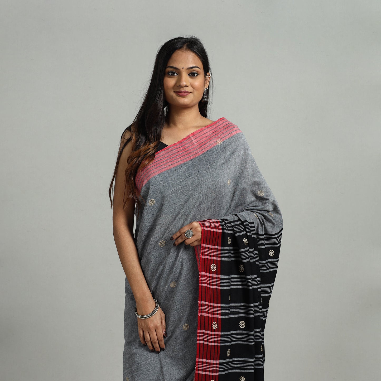 Grey - Cotton Thread Border Dharwad Saree 02