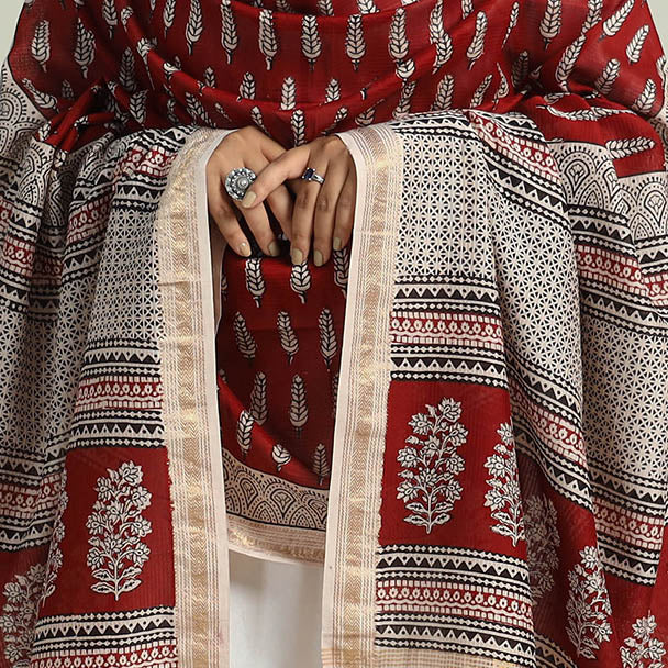 Red - Traditional Maheshwari Silk Bagh Print Dupatta 14