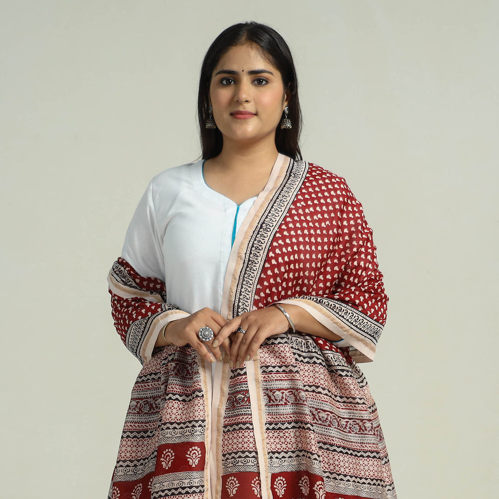 Red - Traditional Maheshwari Silk Bagh Print Dupatta 15