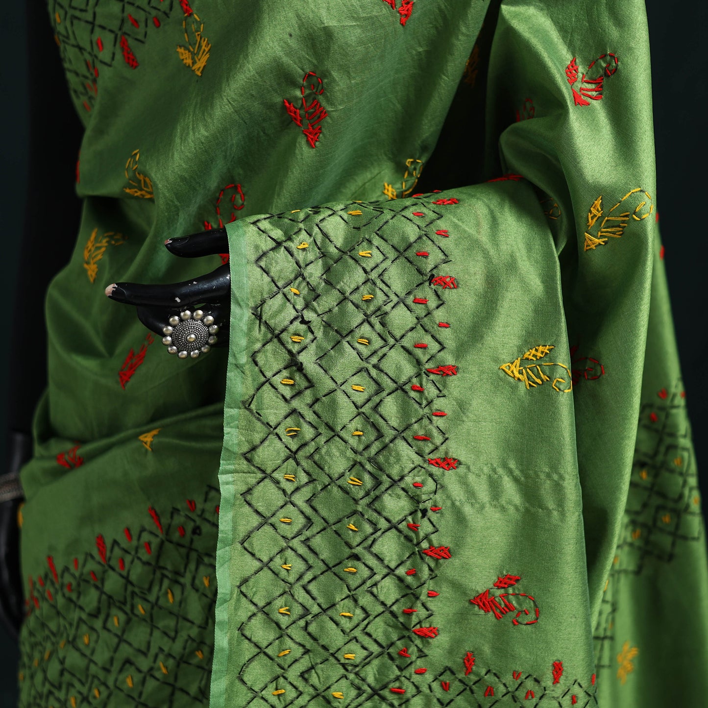 Green - Bengal Hand Embroidery Silk Nakshi Kantha Saree 04