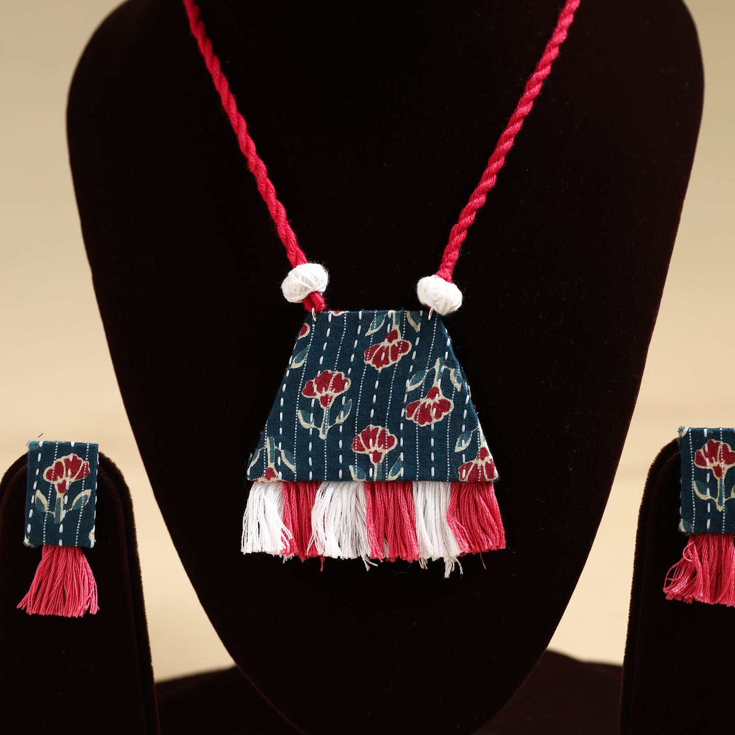 Buy Handmade Fabart Necklace Set