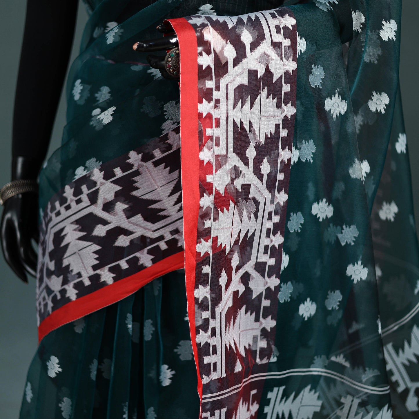 Bengal Pure Muslin Handloom Jamdani Saree 26