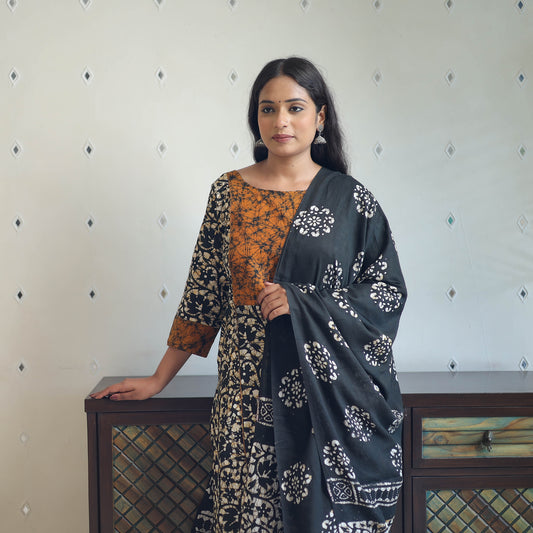 Batik Print Cotton Kurta with Palazzo & Dupatta Suit Set 02