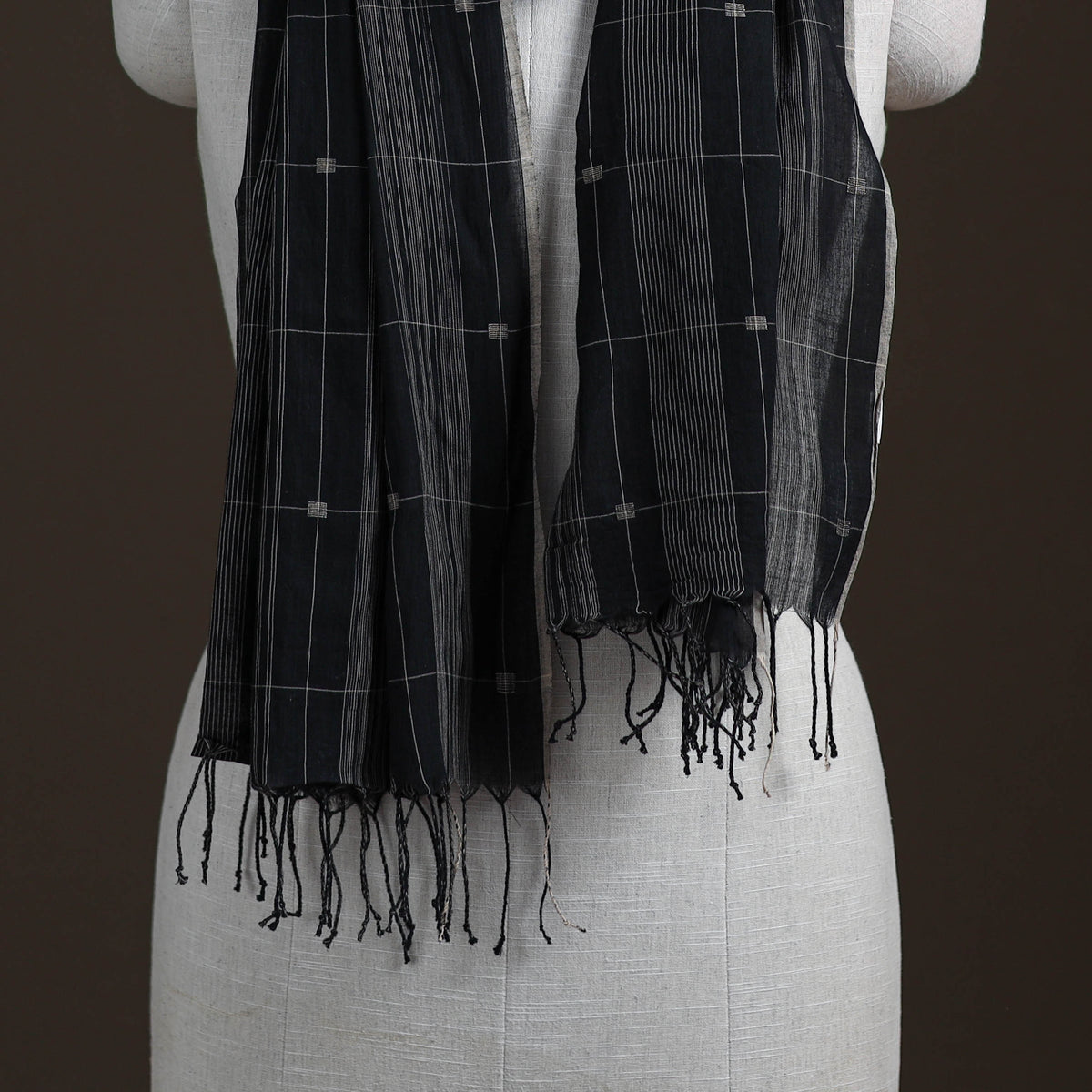 Phulia Jamdani Pure Handloom Cotton Stole with Tassels 16