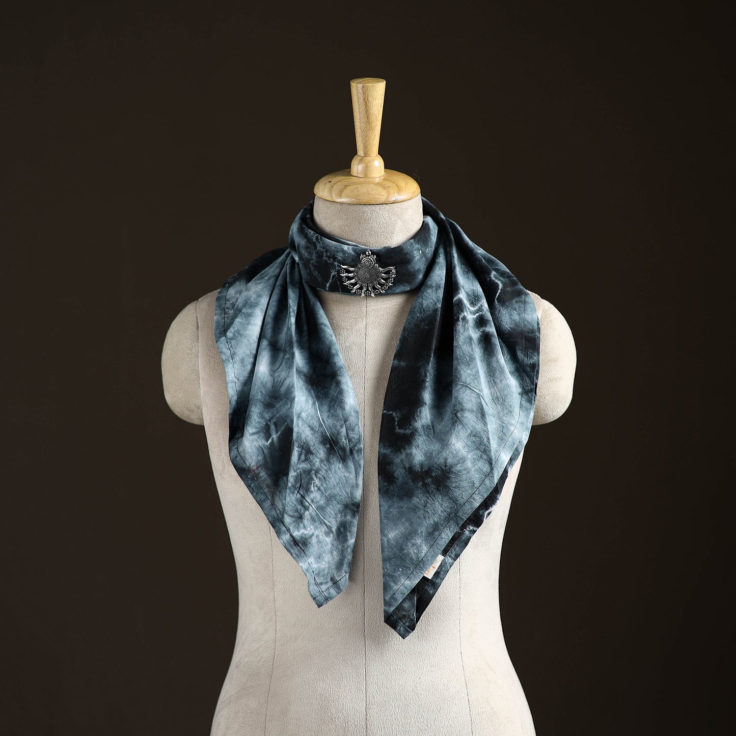 Shibori Tie-Dye Cotton Brooch Scarf 31