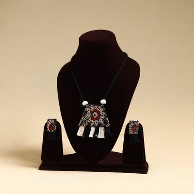 Buy Handmade Fabart Necklace Set