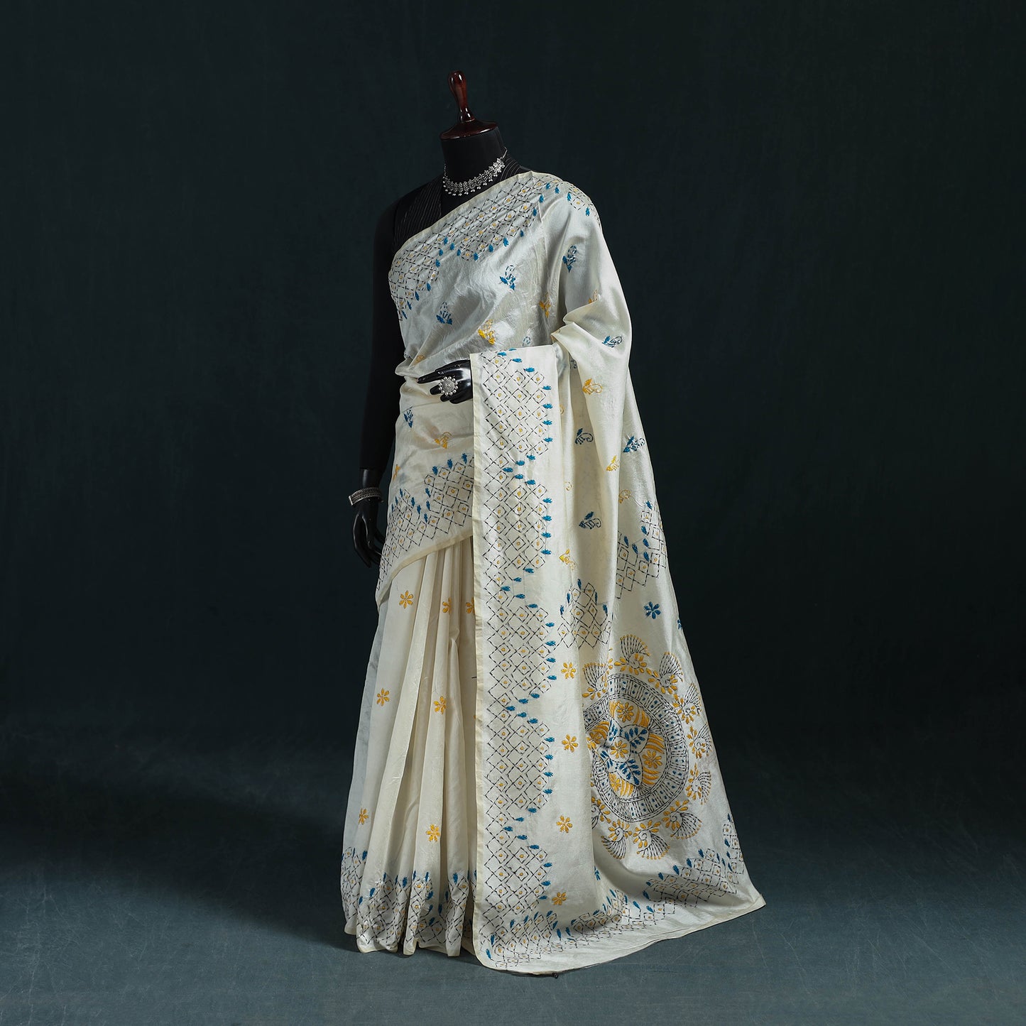 White - Bengal Hand Embroidery Silk Nakshi Kantha Saree 08