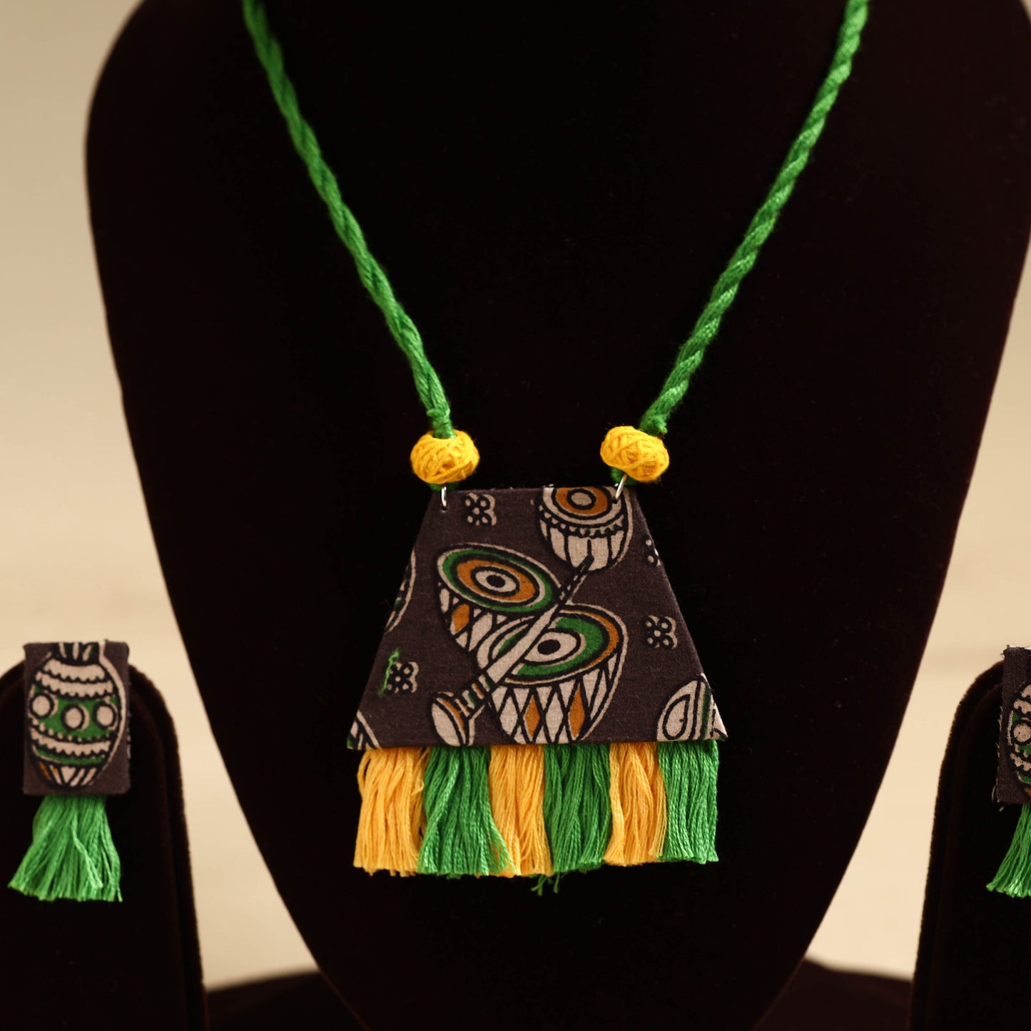 Buy Handmade Fabart Necklace Set