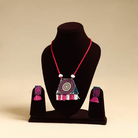 Buy Handmade Fabart Necklace Set