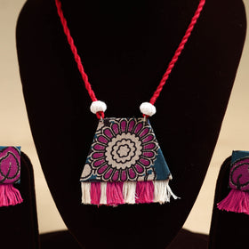 Buy Handmade Fabart Necklace Set