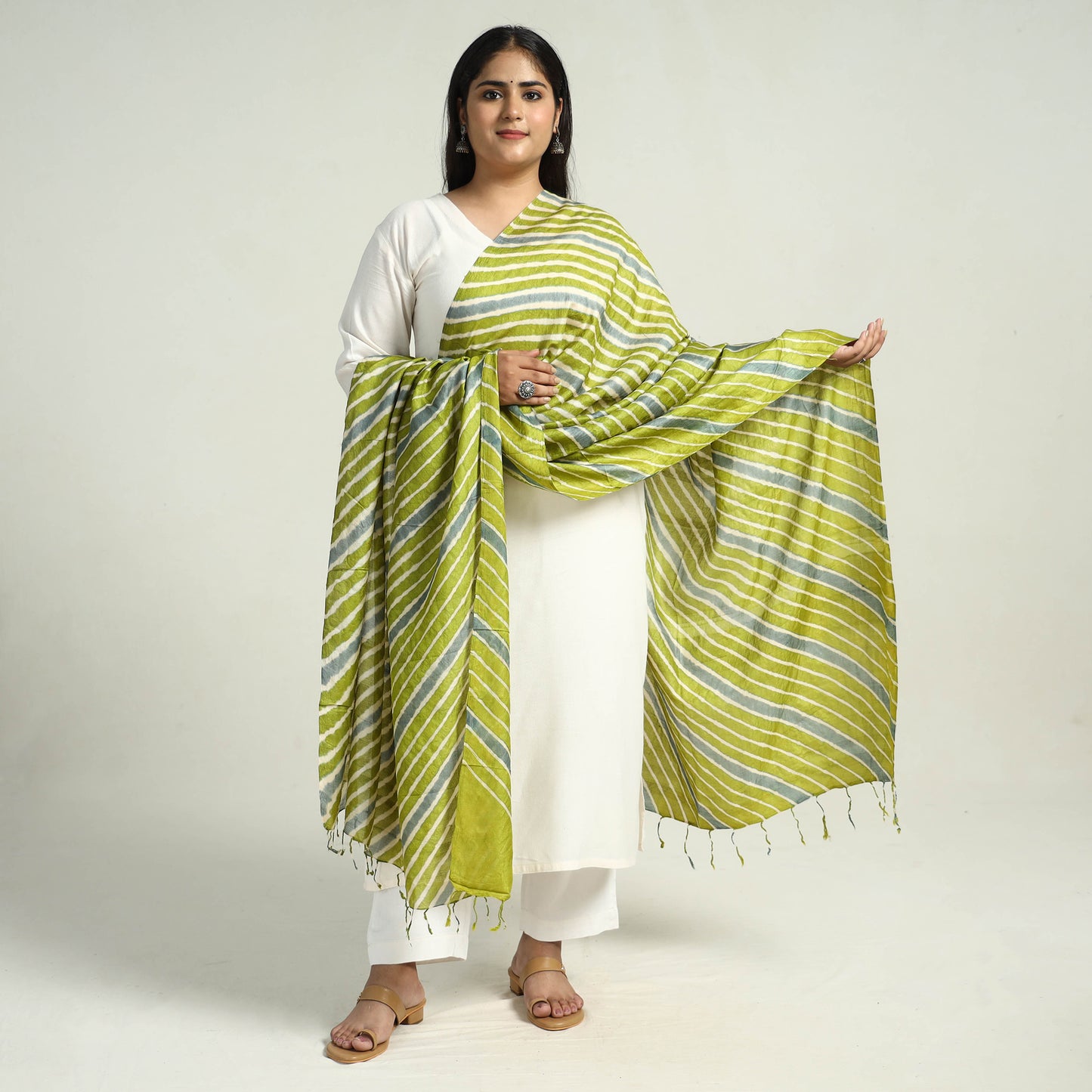 Traditional Tie & Dye Tussar Silk Leheriya Dupatta 09