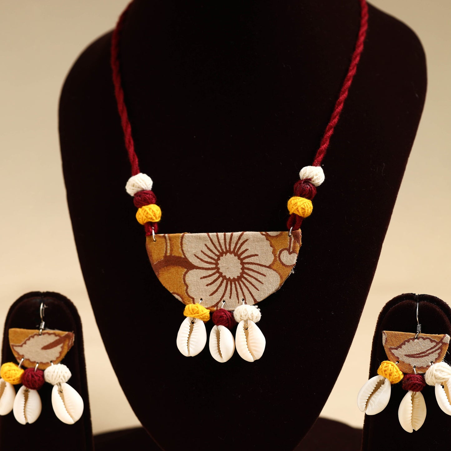 Buy Handmade Fabart Shell Necklace Set