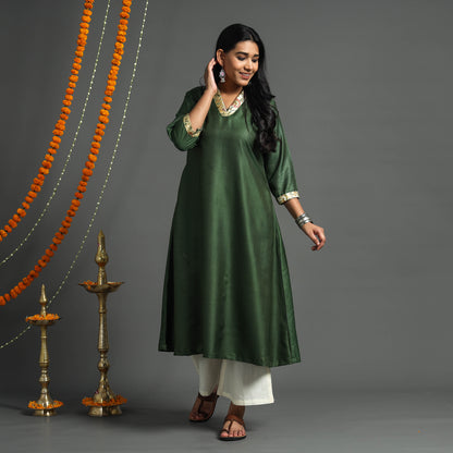 Green - Plain Tussar Silk Handloom Banarasi Patchwork Floral A-Line Kurta