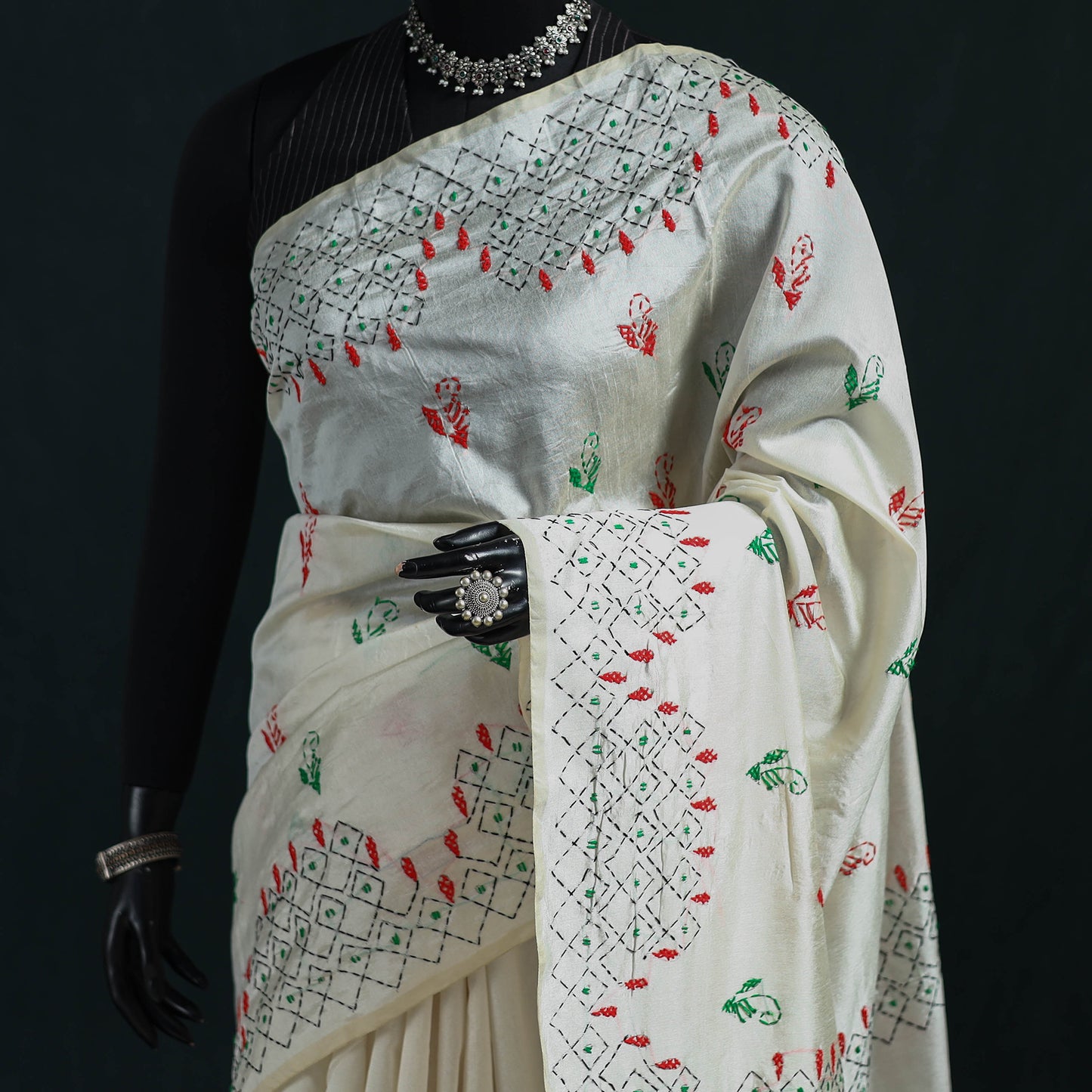 White - Bengal Hand Embroidery Silk Nakshi Kantha Saree 23