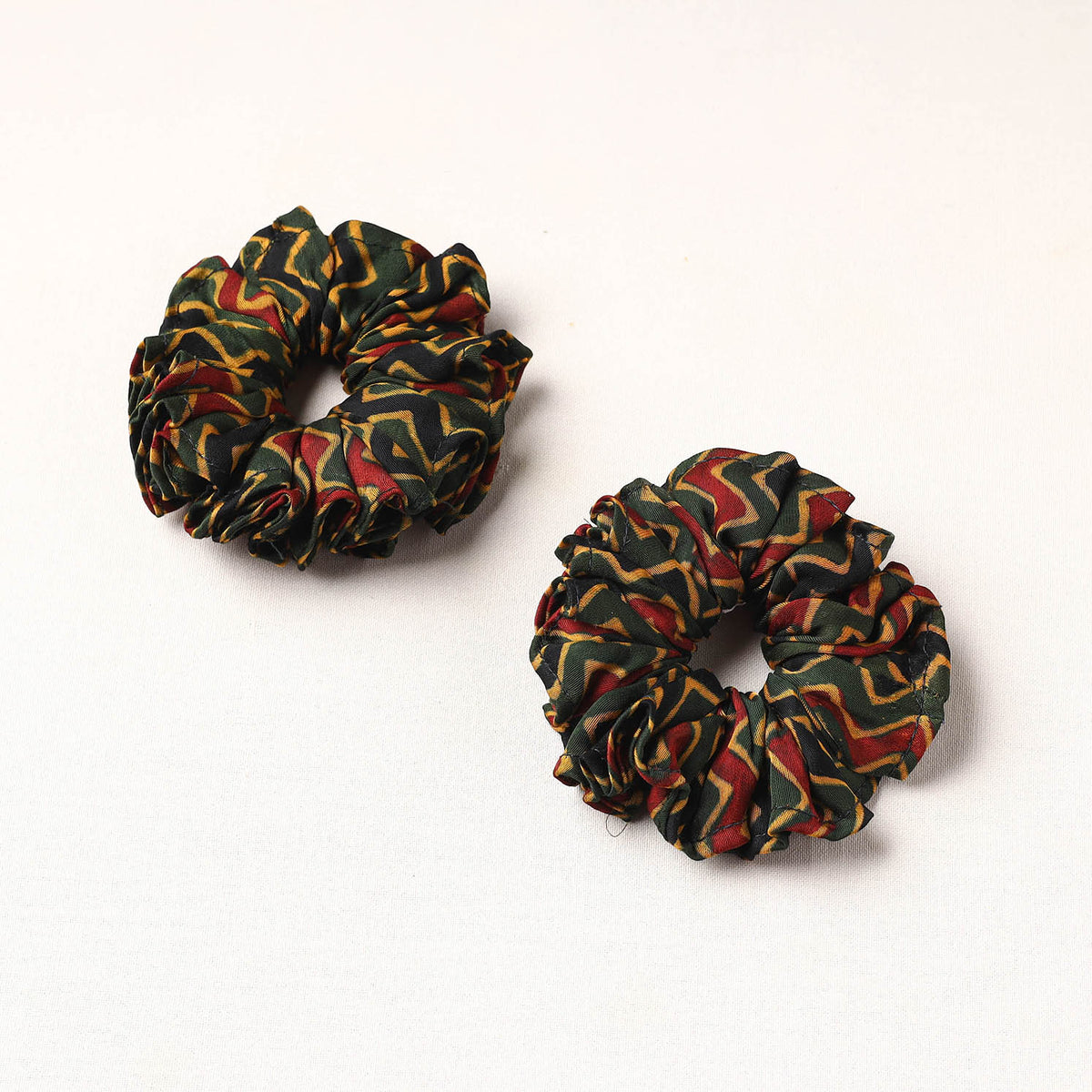Handmade Fabart Rubber Band/Scrunchies (Set of 2) 01