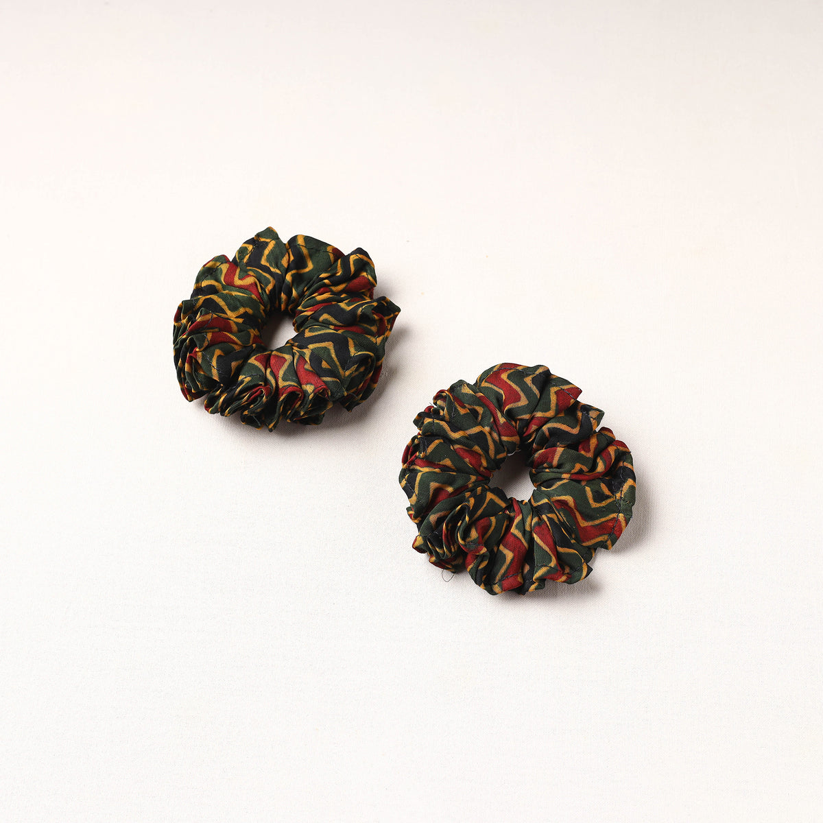 Handmade Fabart Rubber Band/Scrunchies (Set of 2) 01