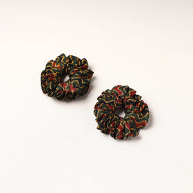 Handmade Fabart Rubber Band/Scrunchies (Set of 2) 01