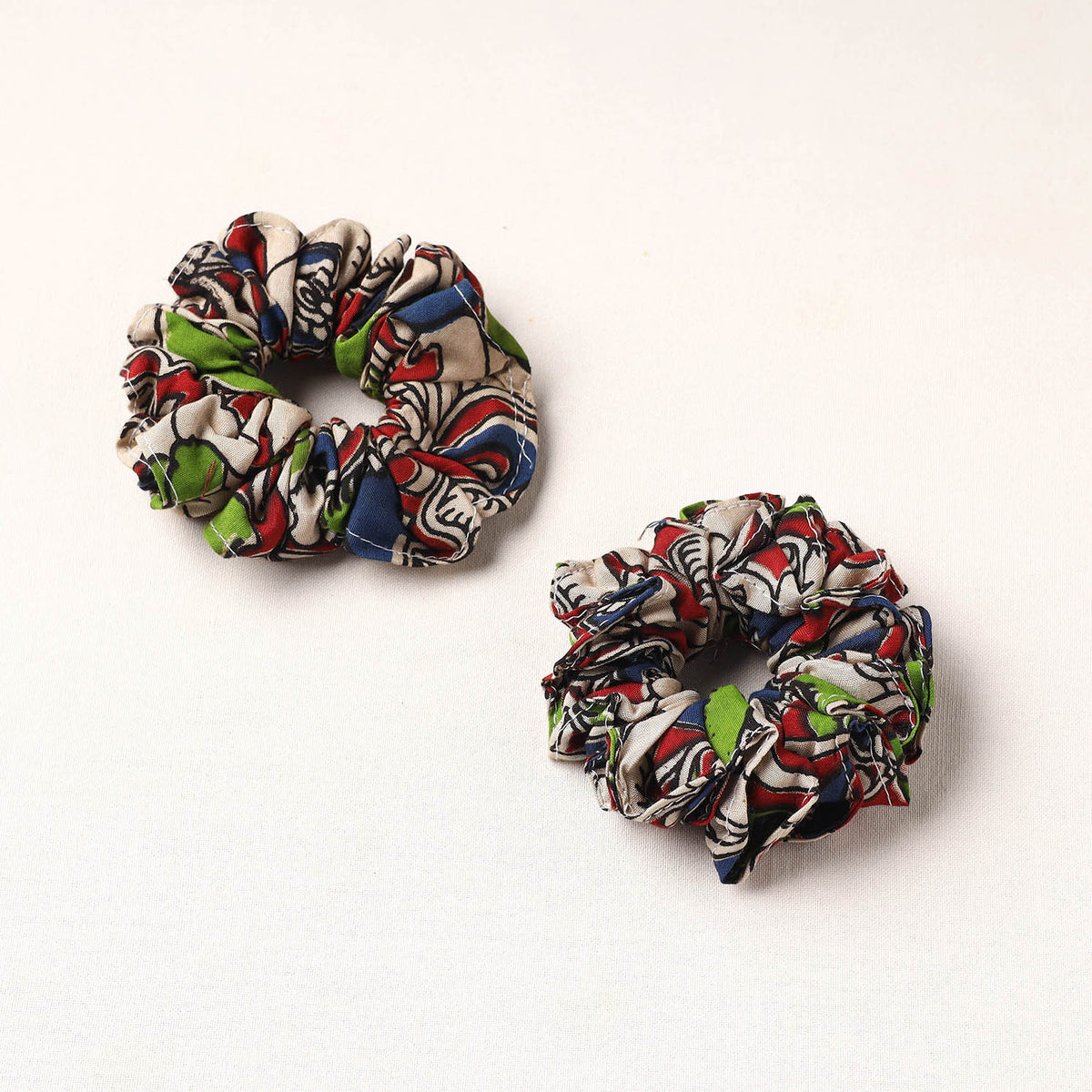 Handmade Fabart Rubber Band/Scrunchies (Set of 2) 04
