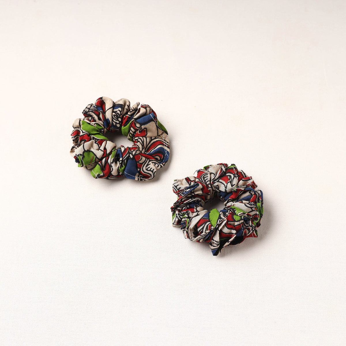 Handmade Fabart Rubber Band/Scrunchies (Set of 2) 04