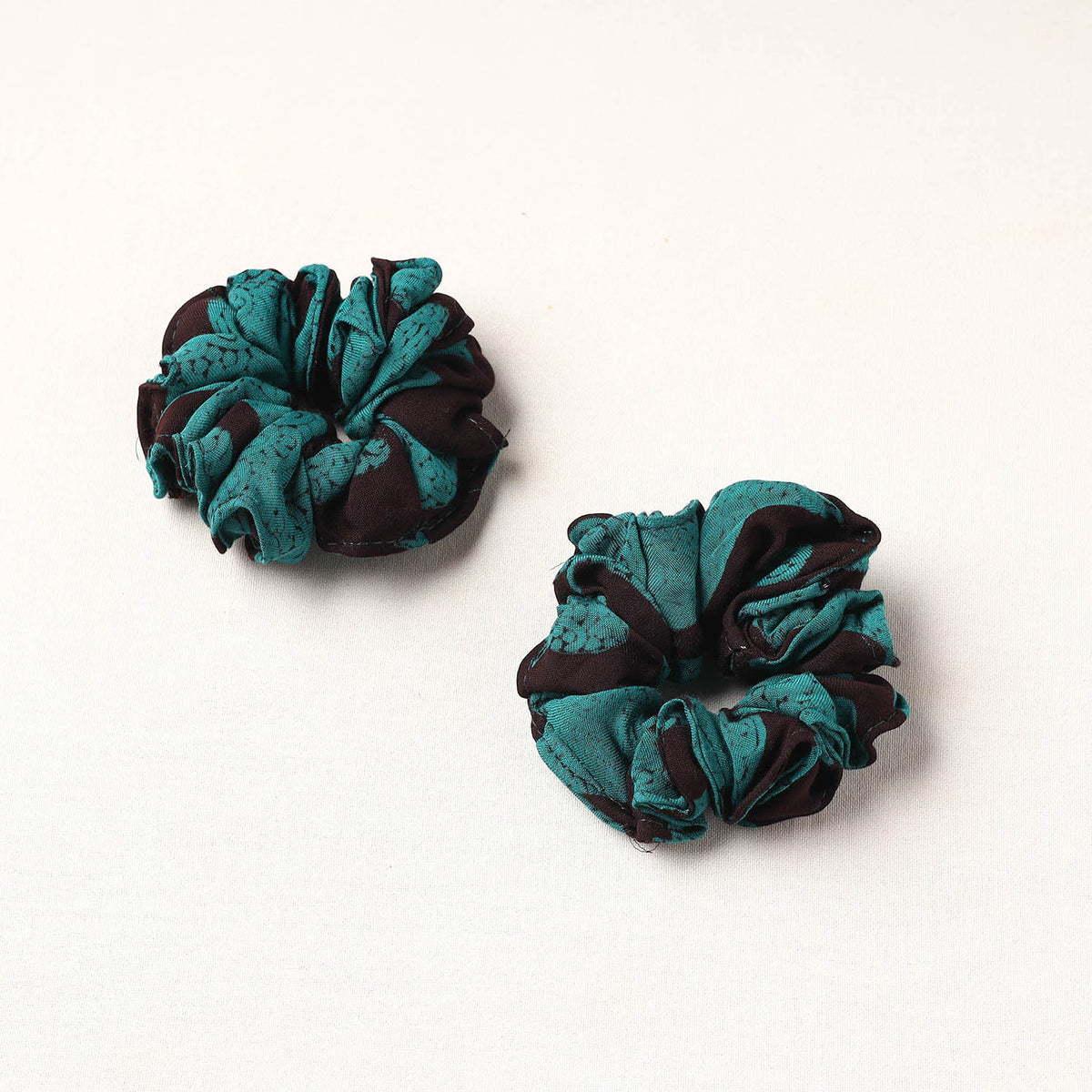 Handmade Fabart Rubber Band/Scrunchies (Set of 2) 05