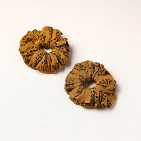 Handmade Fabart Rubber Band/Scrunchies (Set of 2) 11