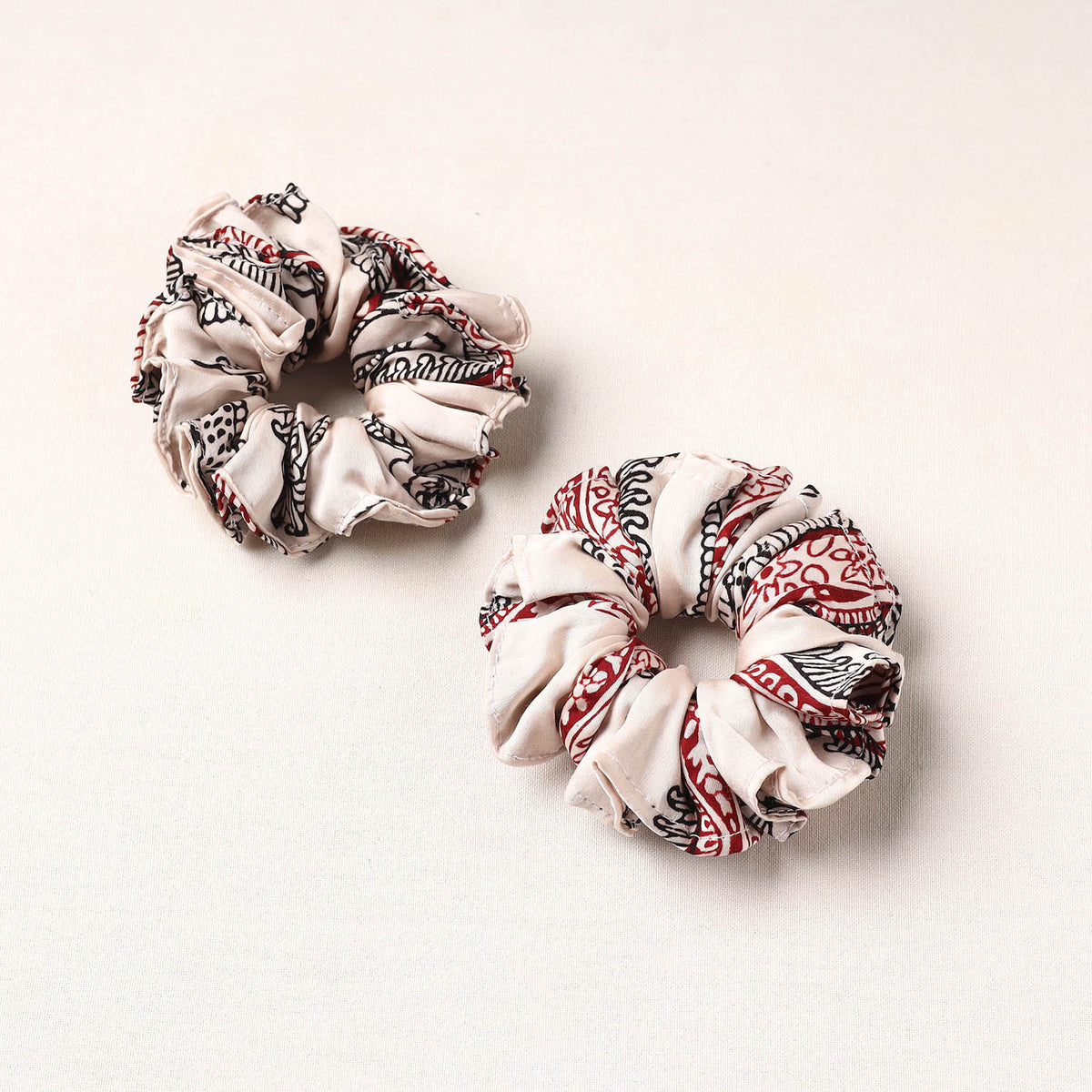Handmade Fabart Rubber Band/Scrunchies (Set of 2) 12