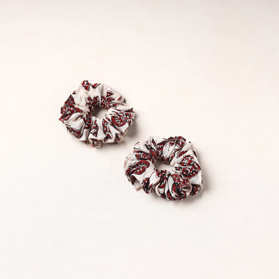 Handmade Fabart Rubber Band/Scrunchies (Set of 2) 14