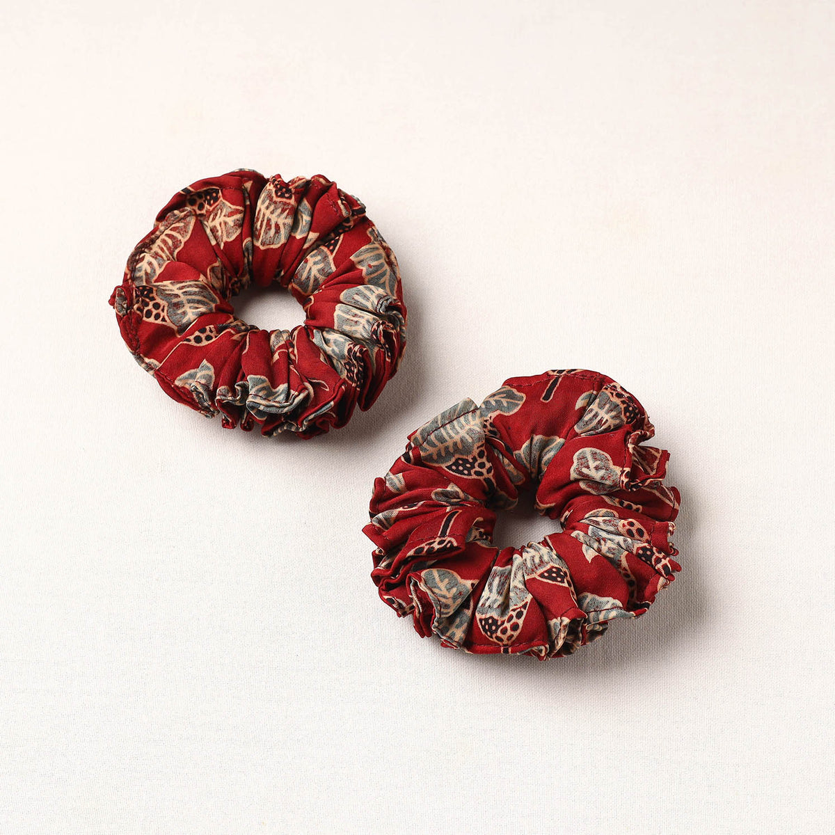 Handmade Fabart Rubber Band/Scrunchies (Set of 2) 15