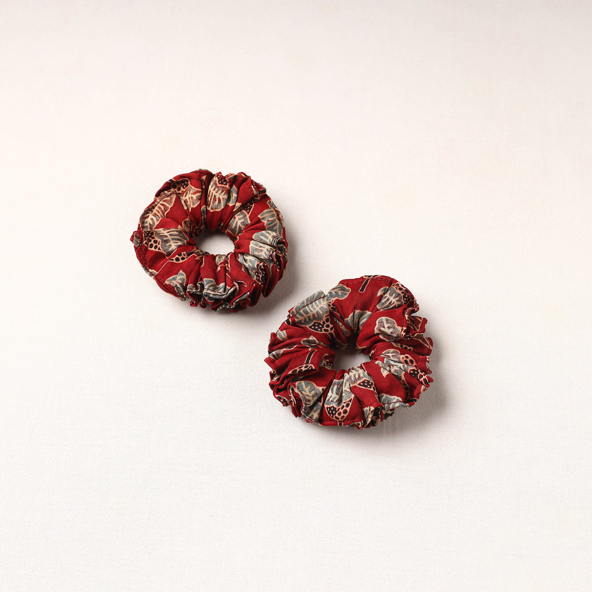 Handmade Fabart Rubber Band/Scrunchies (Set of 2) 15