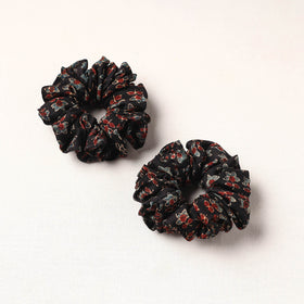 Handmade Fabart Rubber Band/Scrunchies (Set of 2) 16