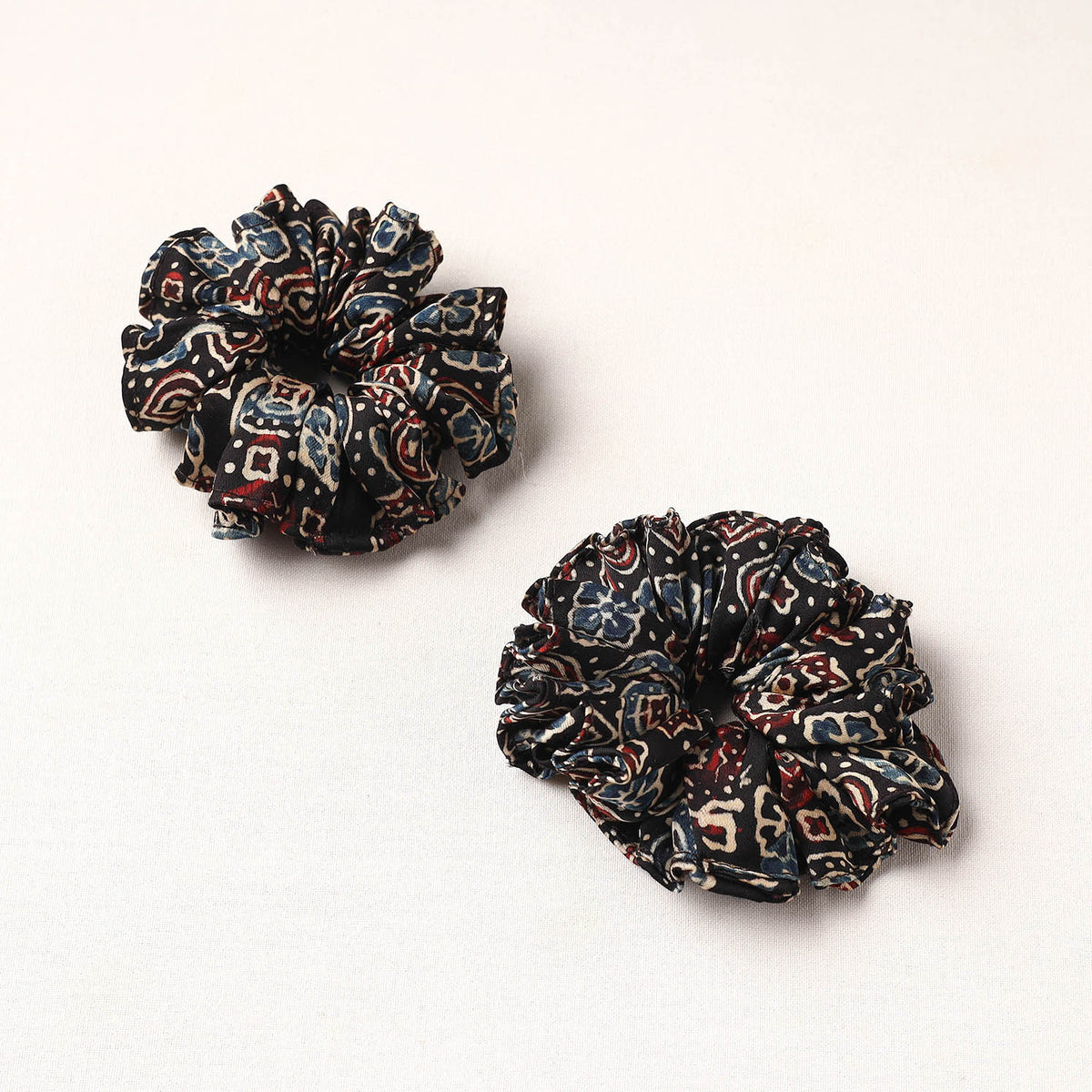Handmade Fabart Rubber Band/Scrunchies (Set of 2) 17