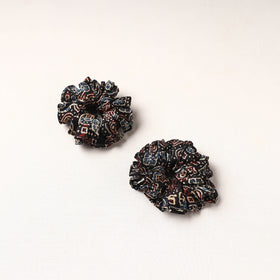 Handmade Fabart Rubber Band/Scrunchies (Set of 2) 17