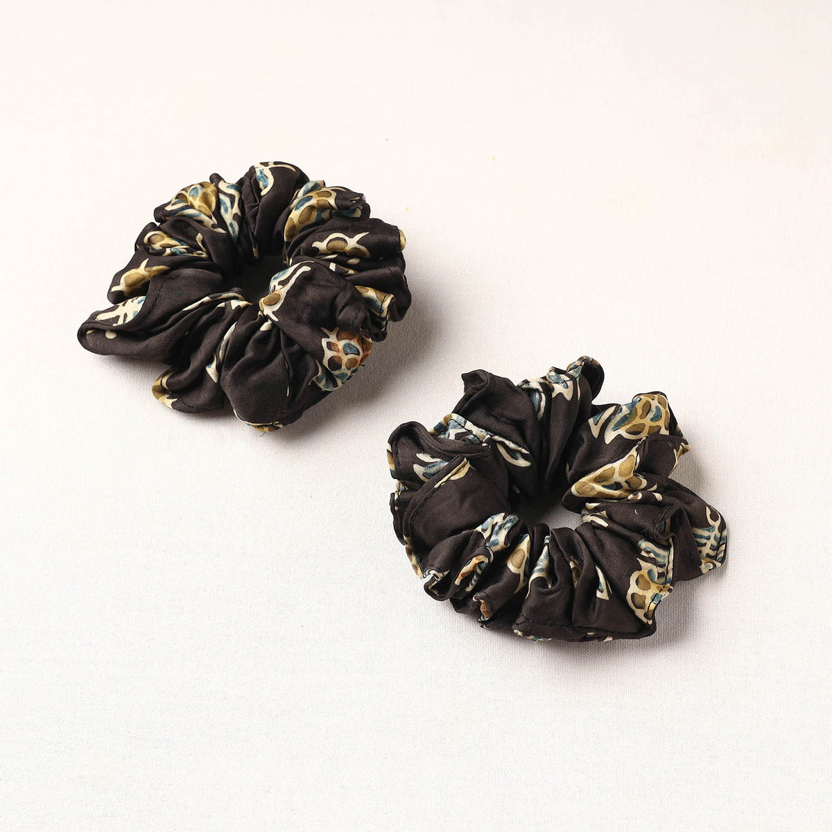 Handmade Fabart Rubber Band/Scrunchies (Set of 2) 23
