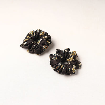 Handmade Fabart Rubber Band/Scrunchies (Set of 2) 23