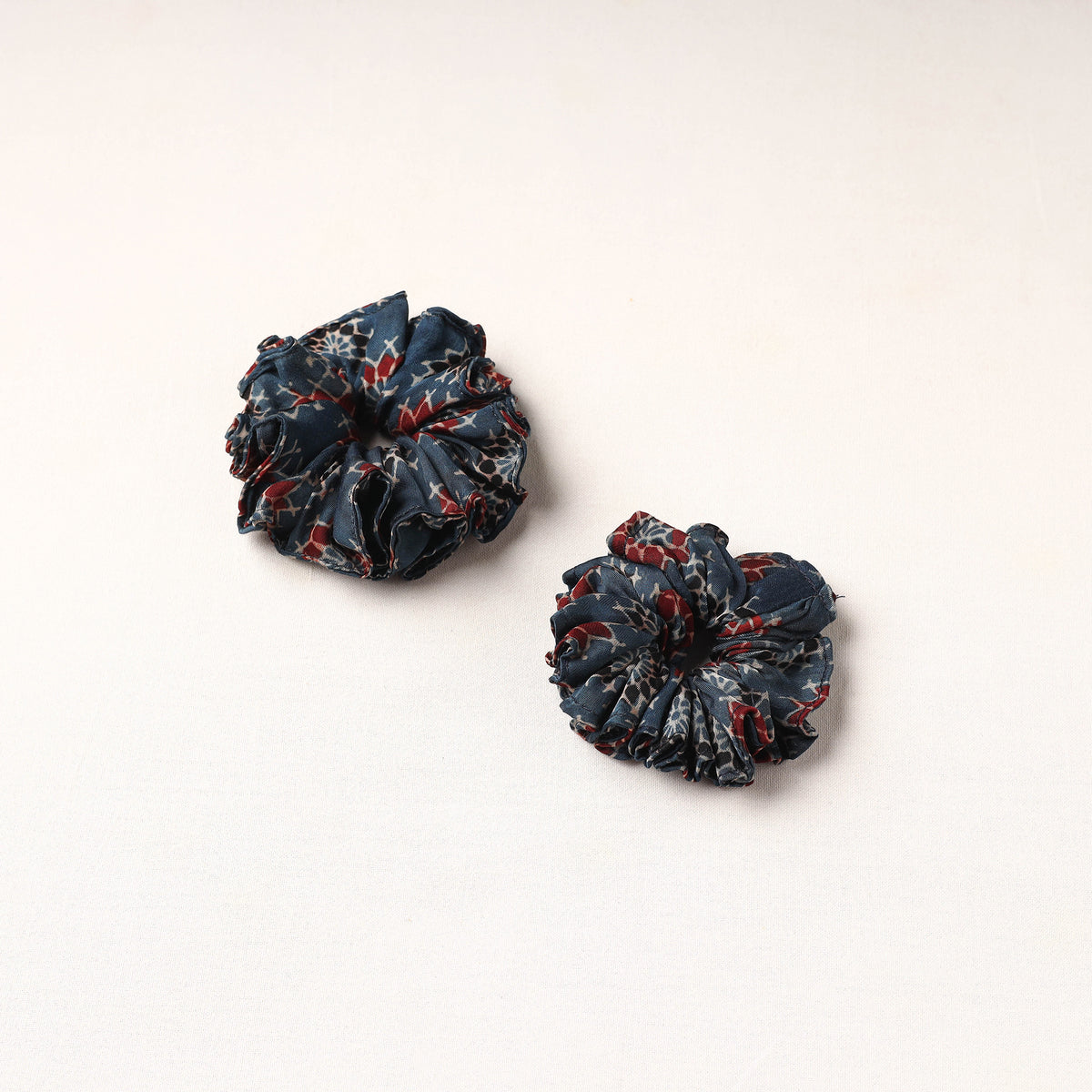 Handmade Fabart Rubber Band/Scrunchies (Set of 2) 24