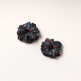 Handmade Fabart Rubber Band/Scrunchies (Set of 2) 24