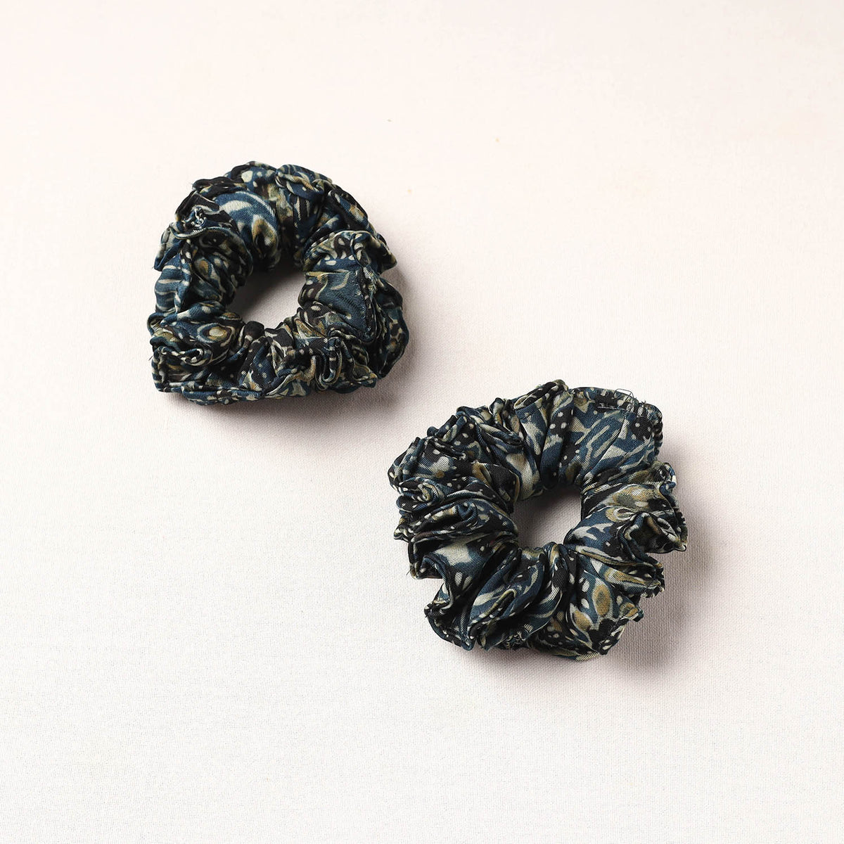 Handmade Fabart Rubber Band/Scrunchies (Set of 2) 29