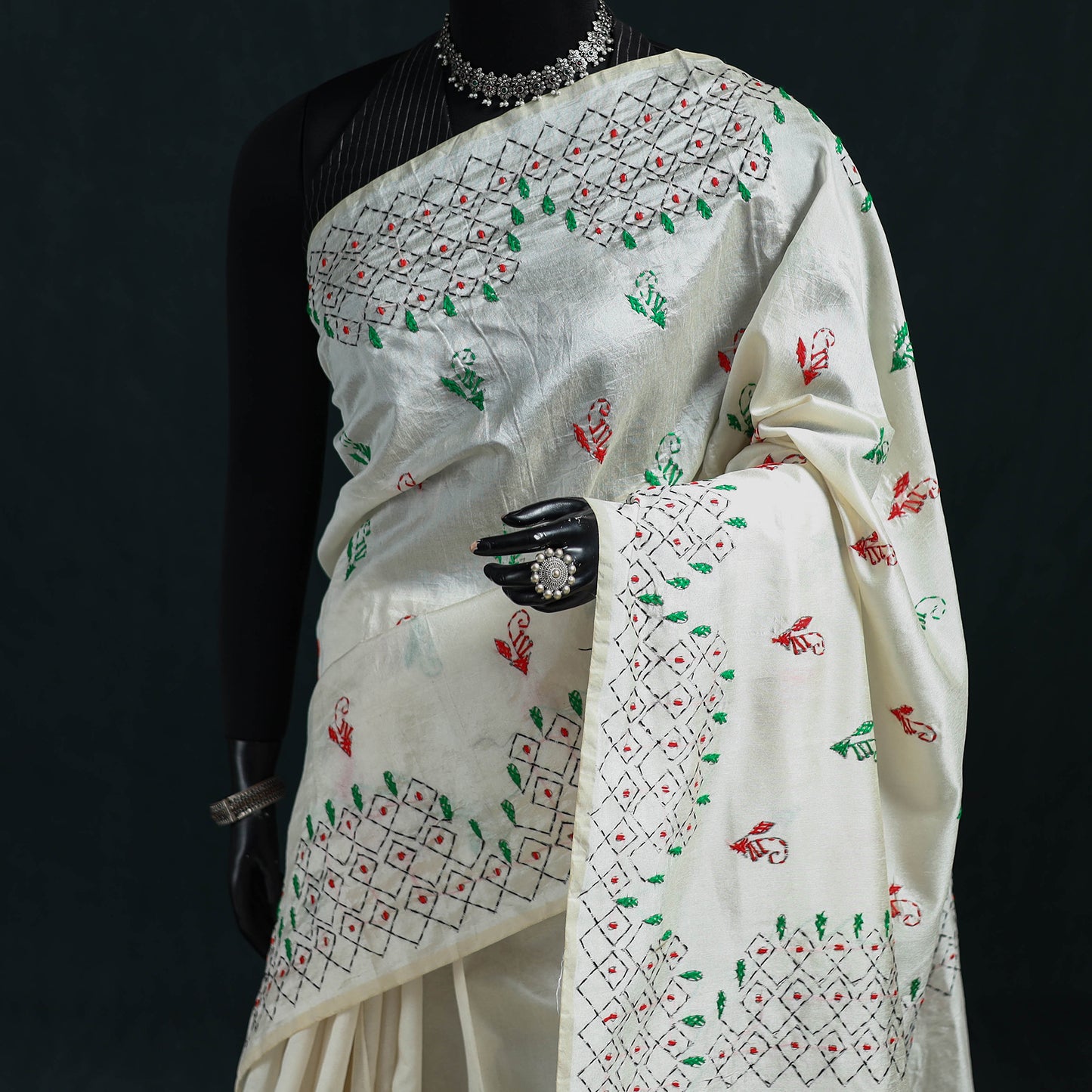 White - Bengal Hand Embroidery Silk Nakshi Kantha Saree 30
