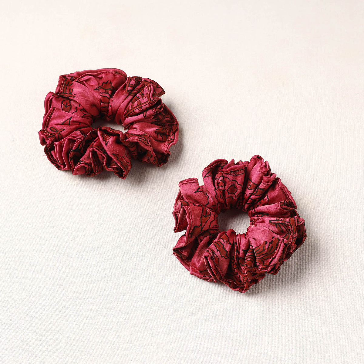 Handmade Fabart Rubber Band/Scrunchies (Set of 2) 30
