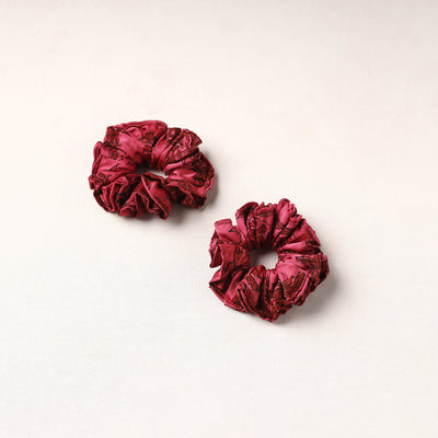 Handmade Fabart Rubber Band/Scrunchies (Set of 2) 30